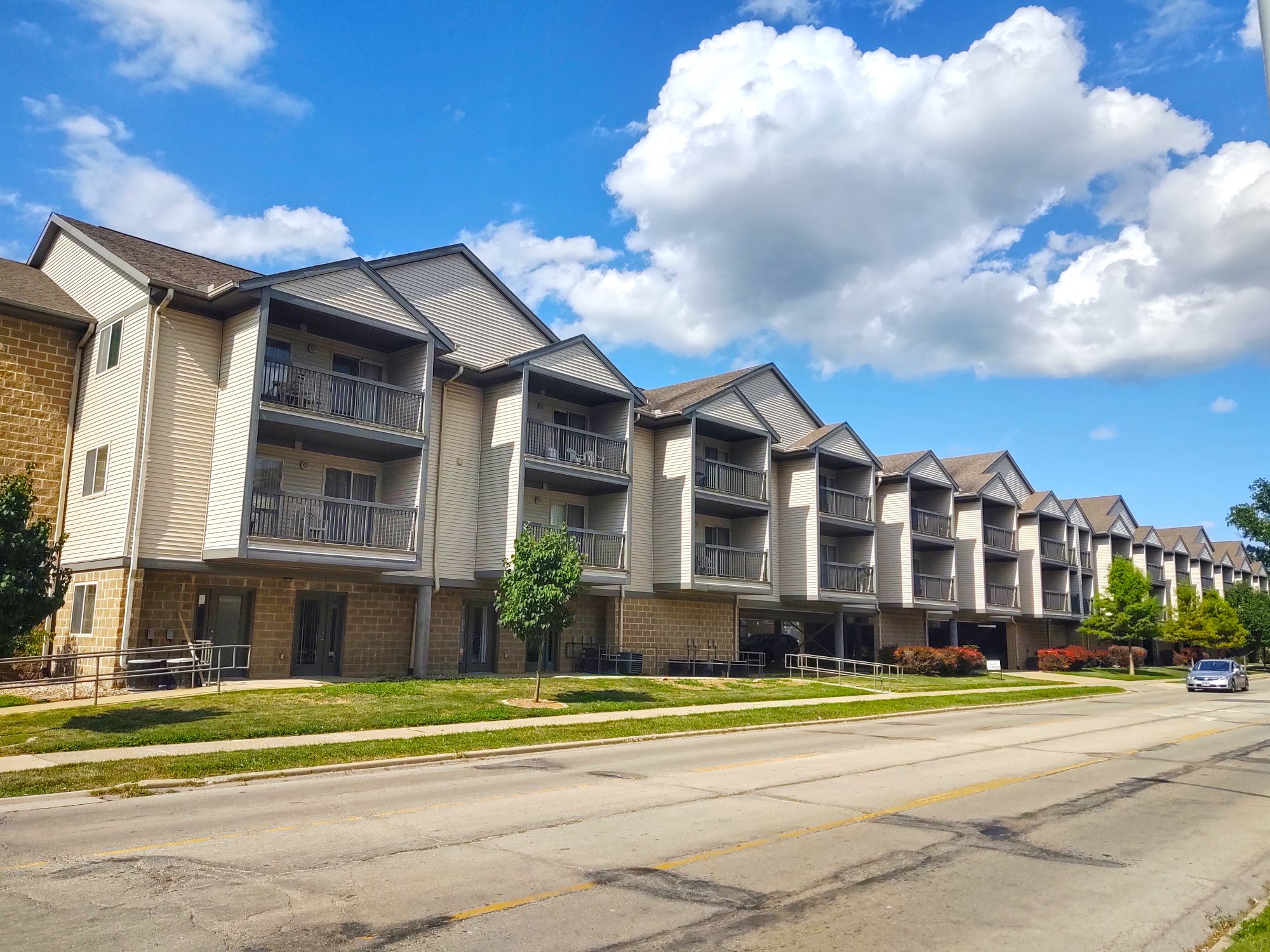 502 E Springfield Ave - 101