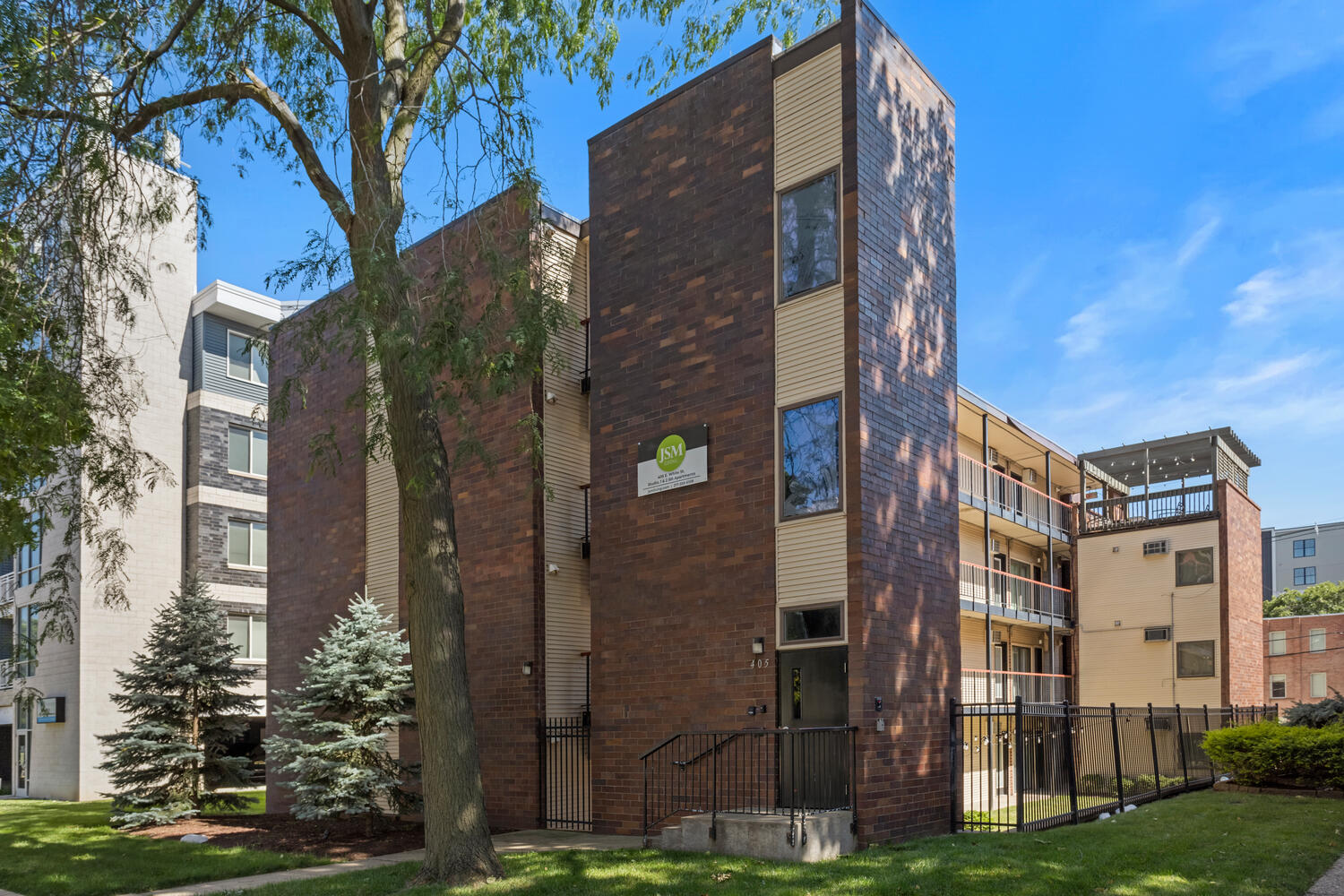405 East White Street - 110