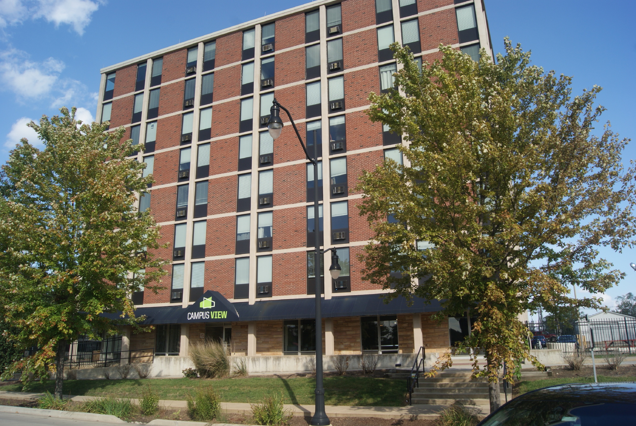 302 S Second St - 504