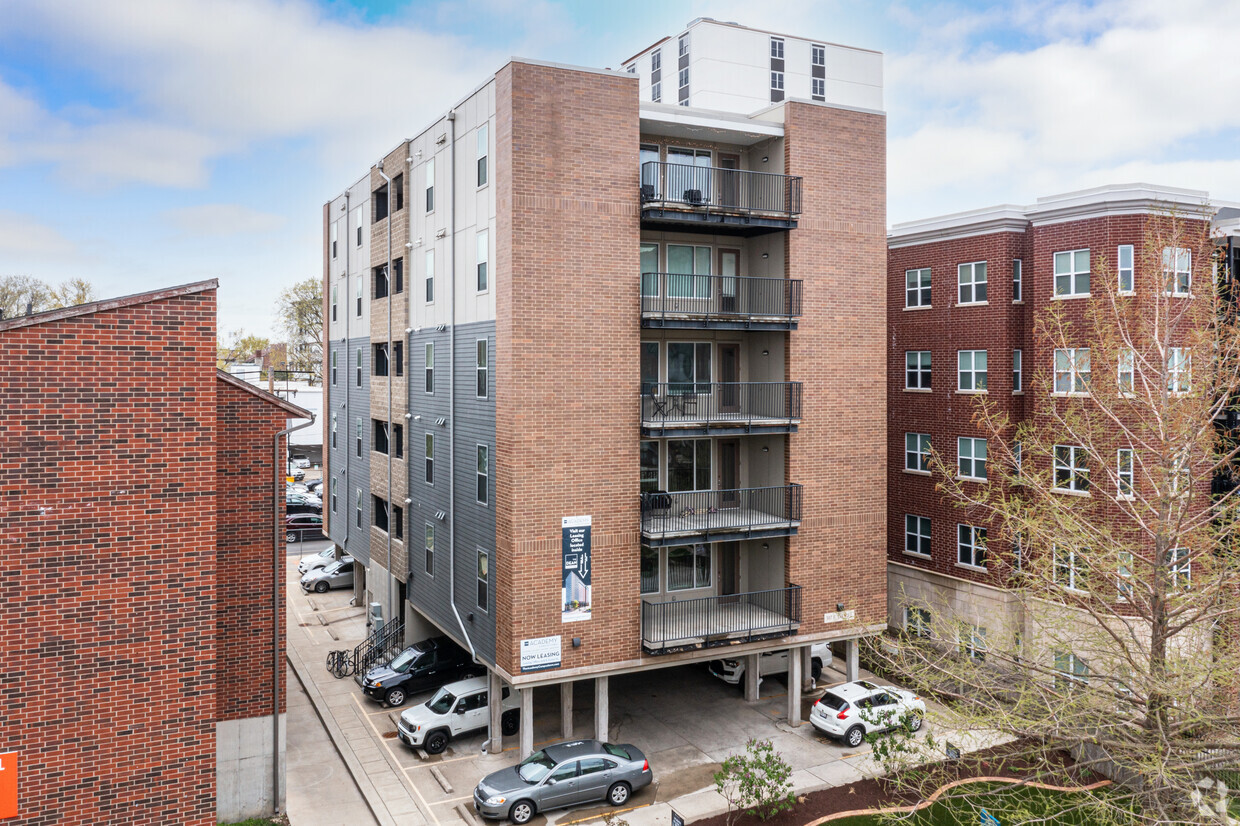 307 E Daniel