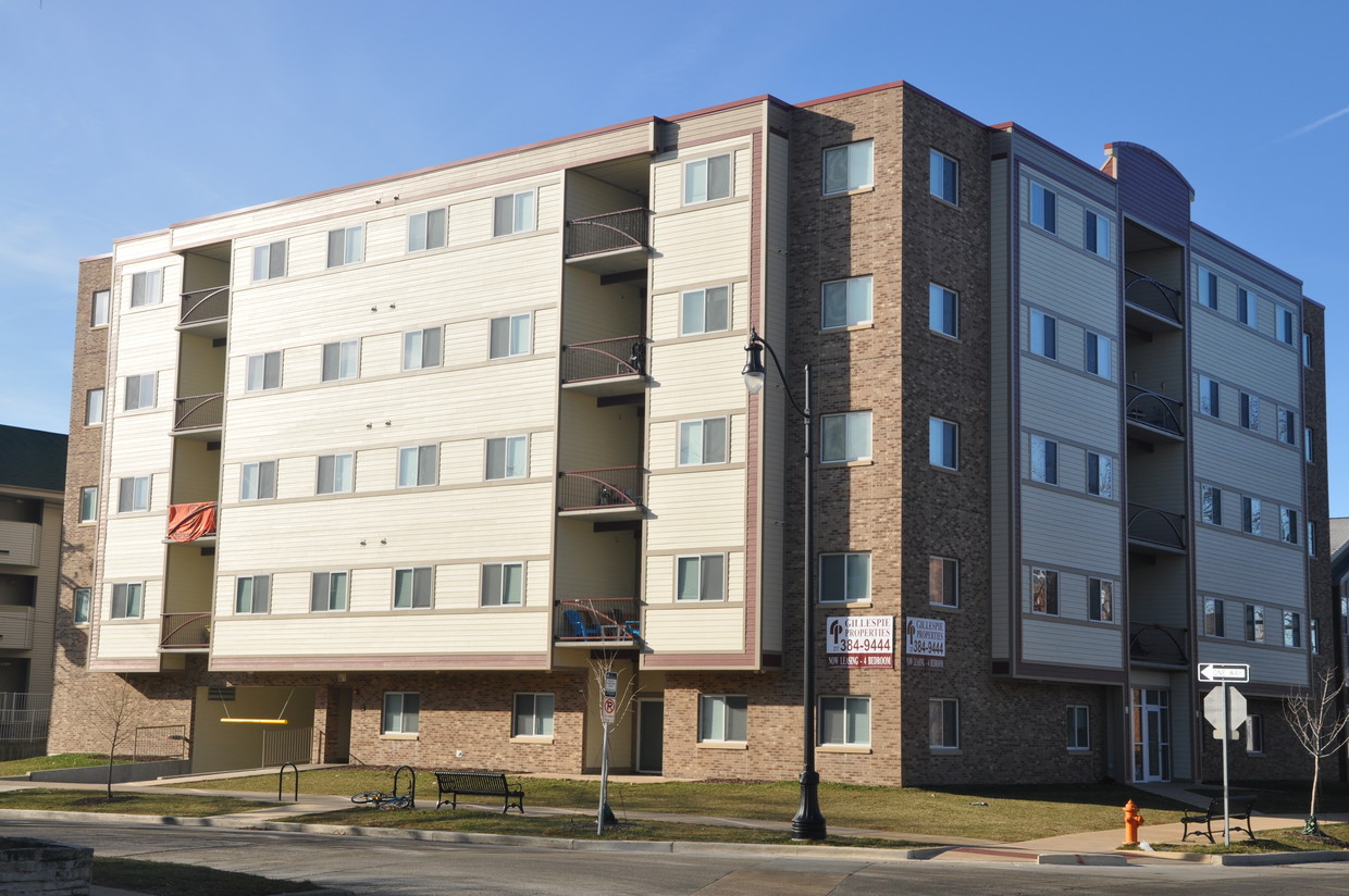 901 S Second St - 36
