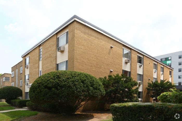 205 East Healey Street - 21